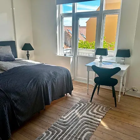 Skuespiller Centralen 2*